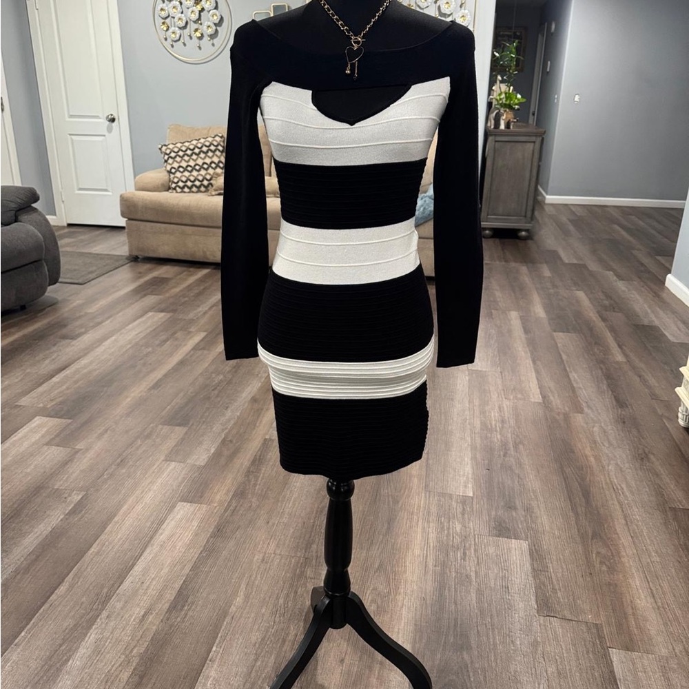 G by Guess Monochrome Long Sleeve Dress